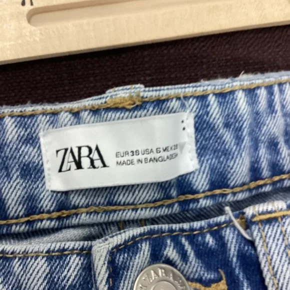 Zara Acid Wash Jeans Size 6 Frayed Bottom Hem - Picture 5 of 10